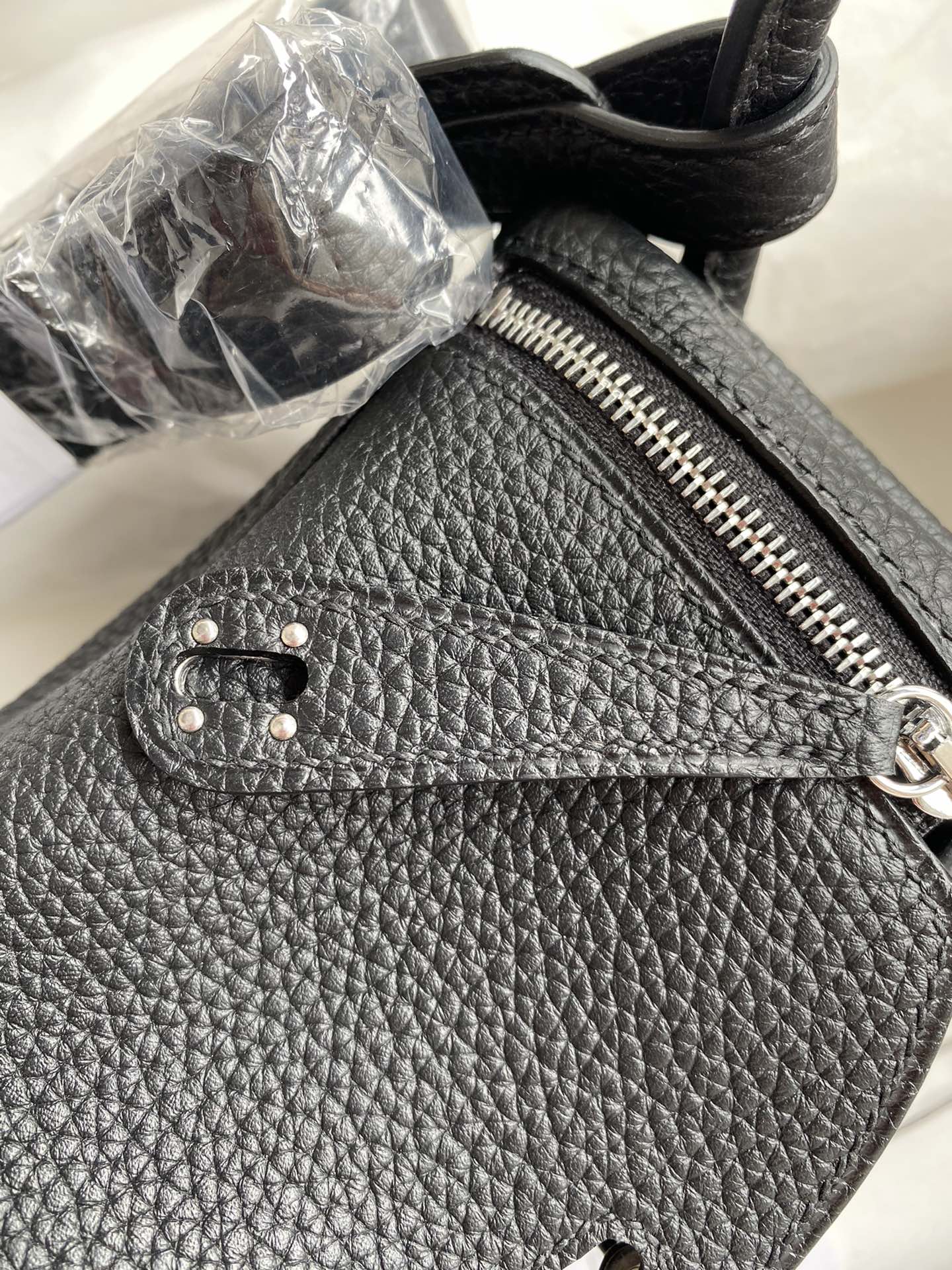 Hermes Mini Lindy 19cm Handbag Shoulder Bag In Black Clemence Leather